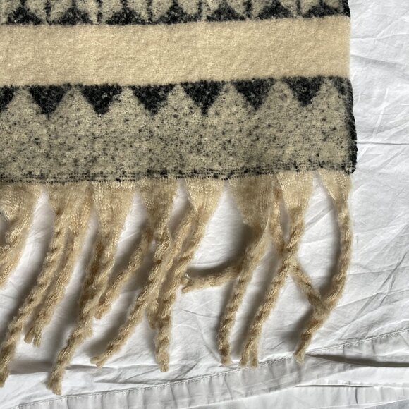 Michael Stars Scarf - Picture 3 of 6